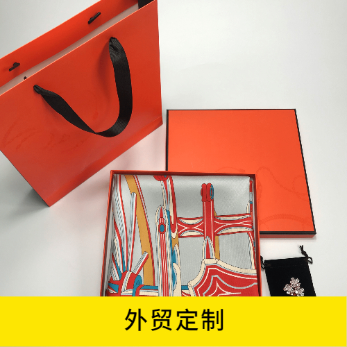 絲巾怎么系好看，絲巾系法，絲巾，真絲絲巾，